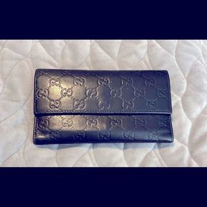 Gucci Black Guccissima Leather Trifold Wallet